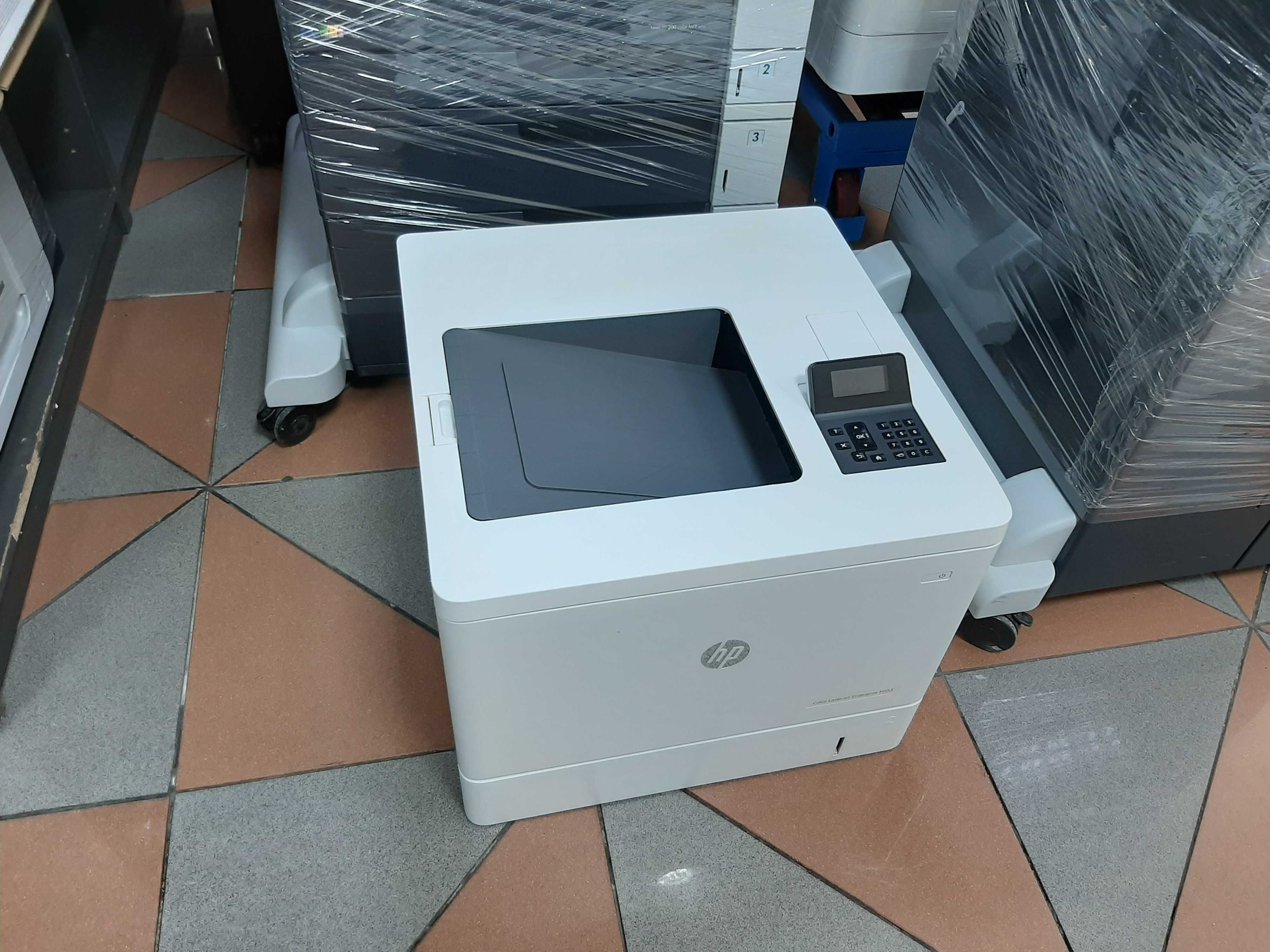 imprimanta laser color HP M553