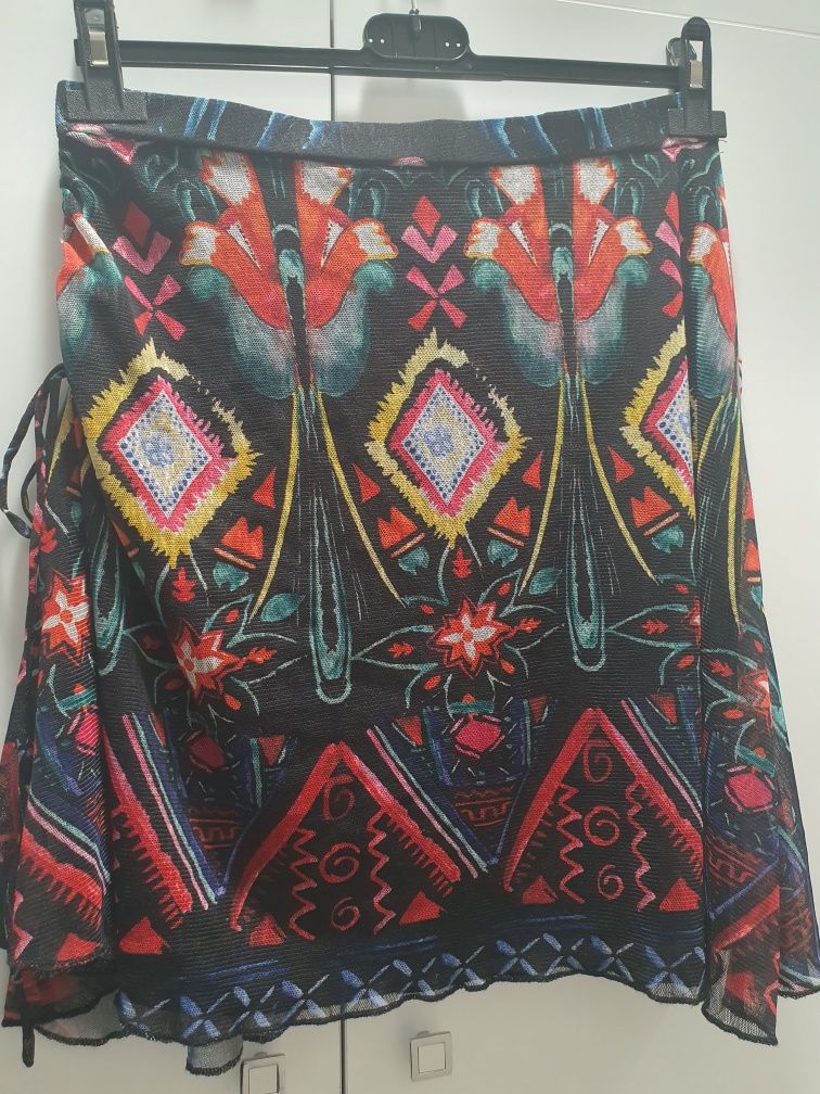 Оригинална Desigual пола шарена с подплата М