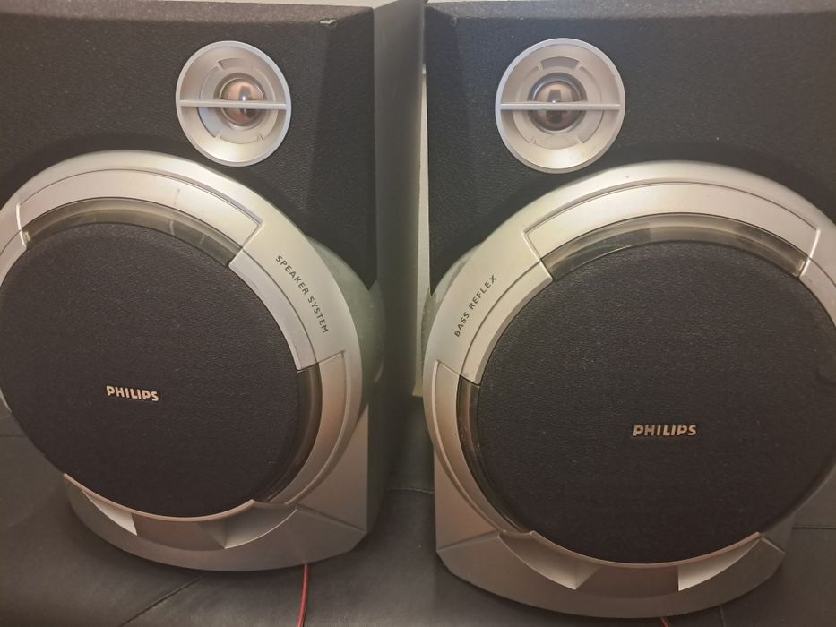 O pereche de boxe Philips si una Aiwa