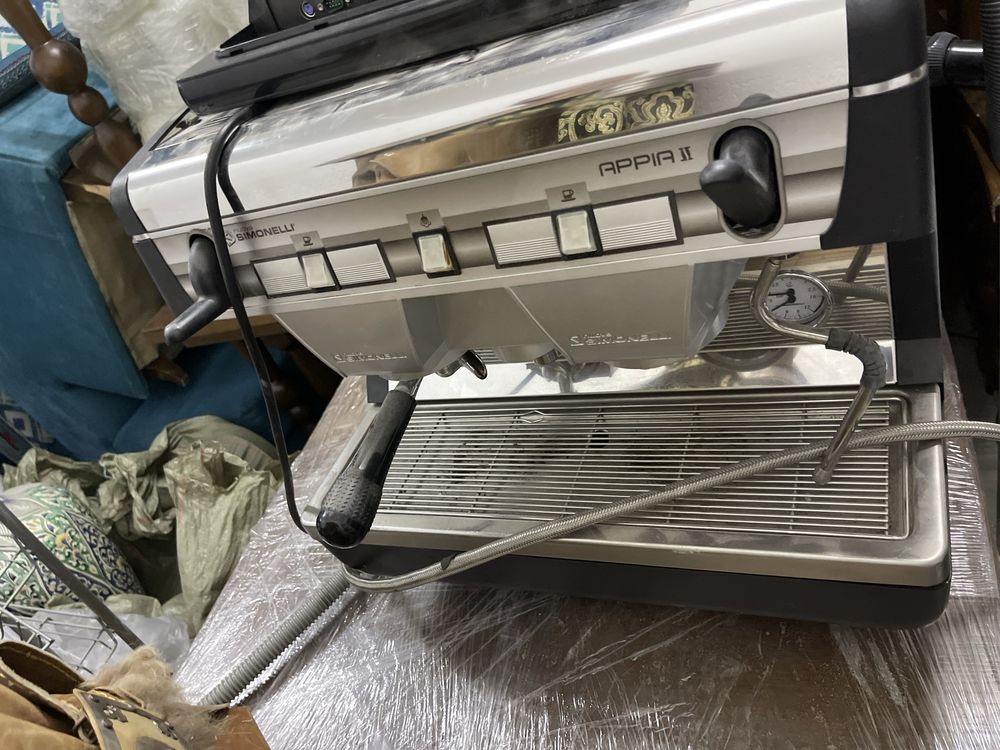 Продам кофе машину simonelli appia II