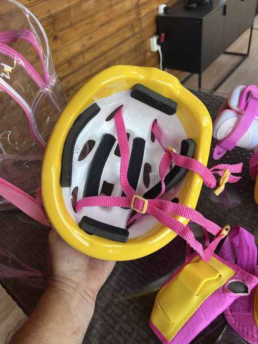 Vand role fetite reglabile pentru patru marimi