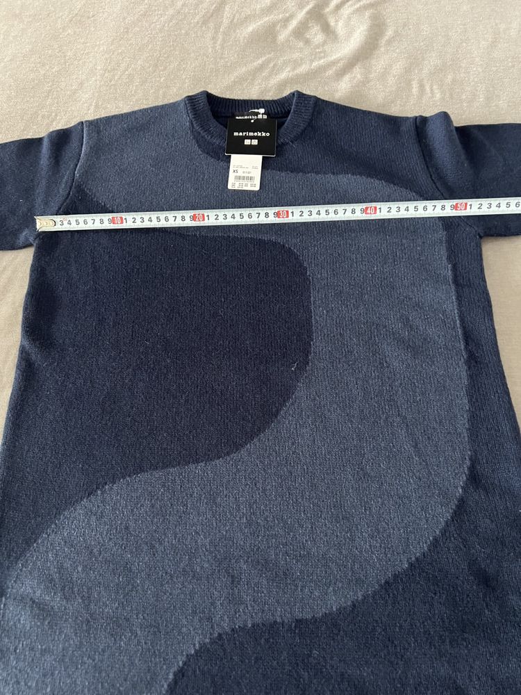 Рокля от Uniqlo / marimekko - синя и рокля-бяла , екрю.