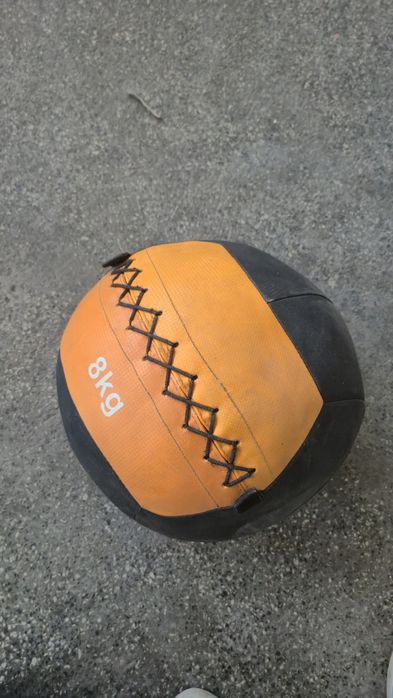 Медицинска топка/wall ball