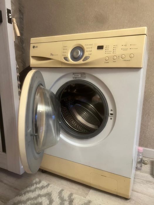 Машинка стирпльная Lg 5 кг