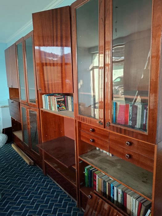 Стенка срочно сотилади