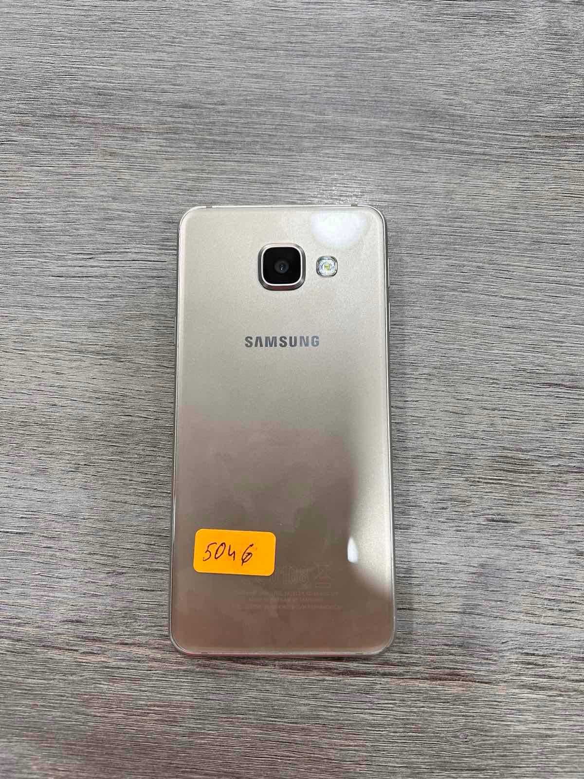 Продава се Samsung Galaxy A3