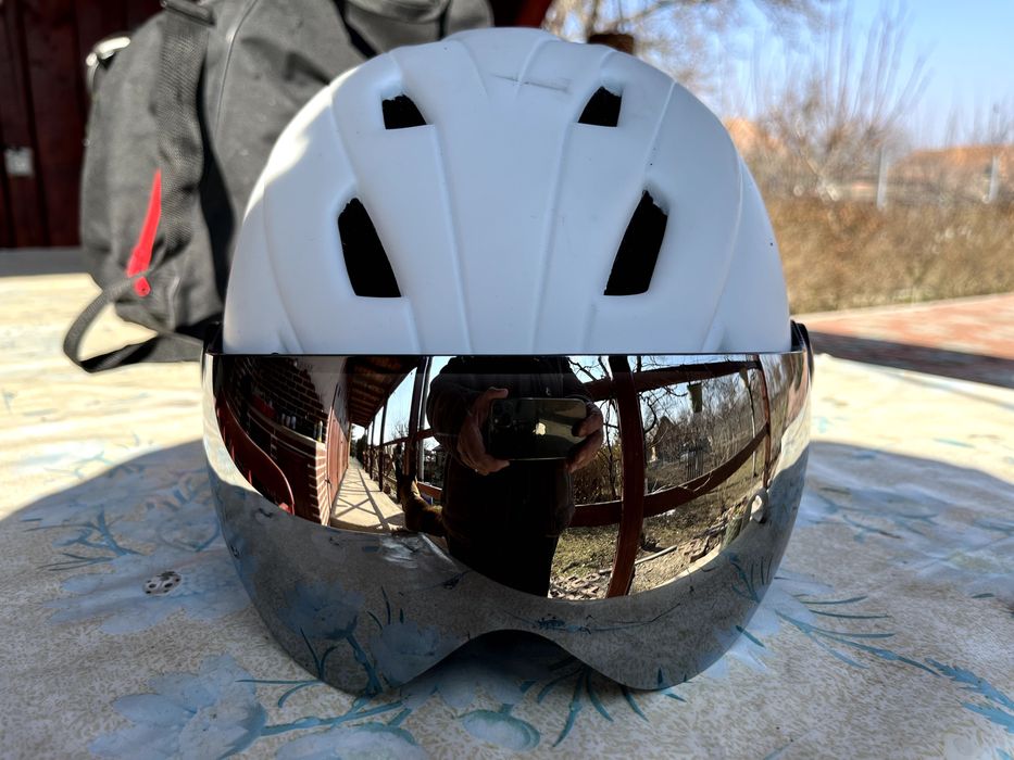 Schiuri -pachet fain pentru schioare!