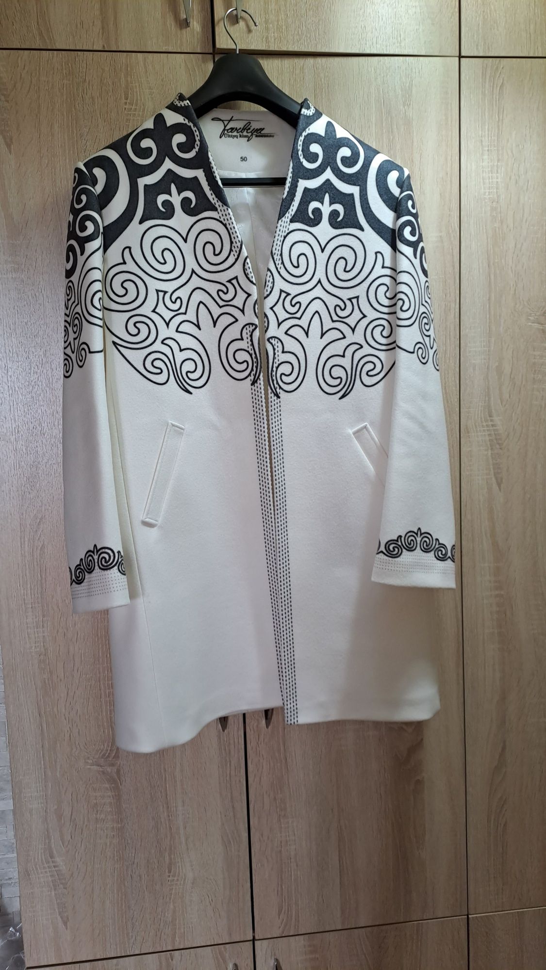 Продаю пиджак мужской от казахстанского бренда