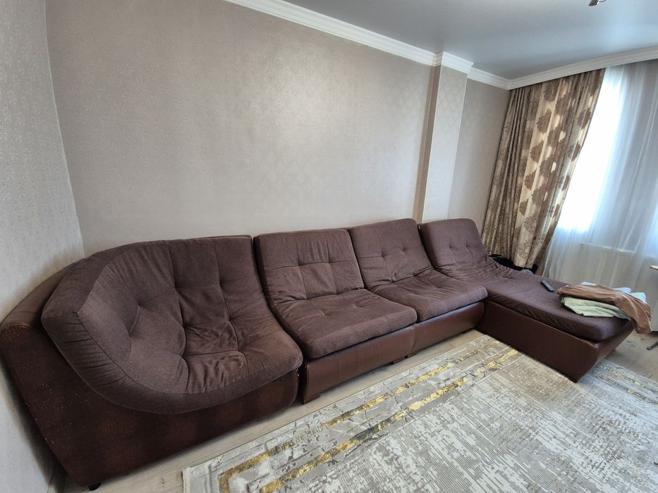 Продам диван в гостиную ( раскладывается в кровать)