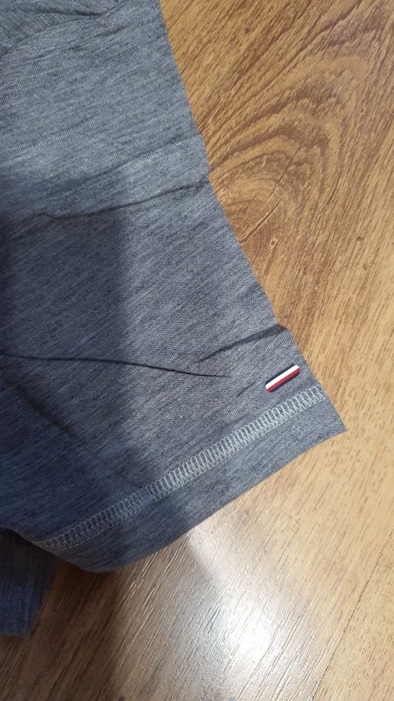 Tricou Original 100% Tommy Hilfiger Marime L si XL Import Germania