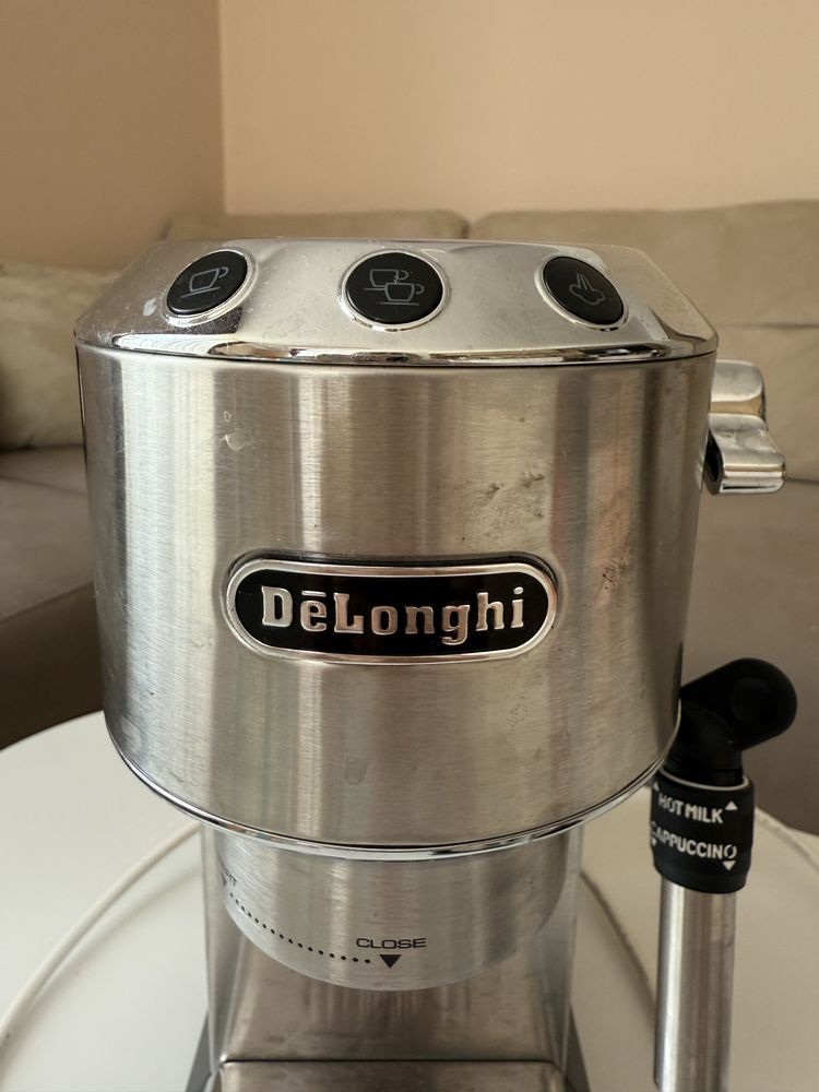 Кафе машина Delonghi