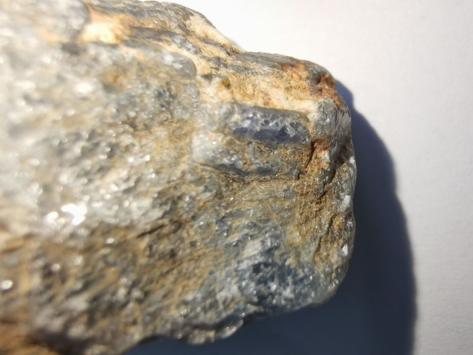 Голяма друза със сапфир (корунд) от Африка