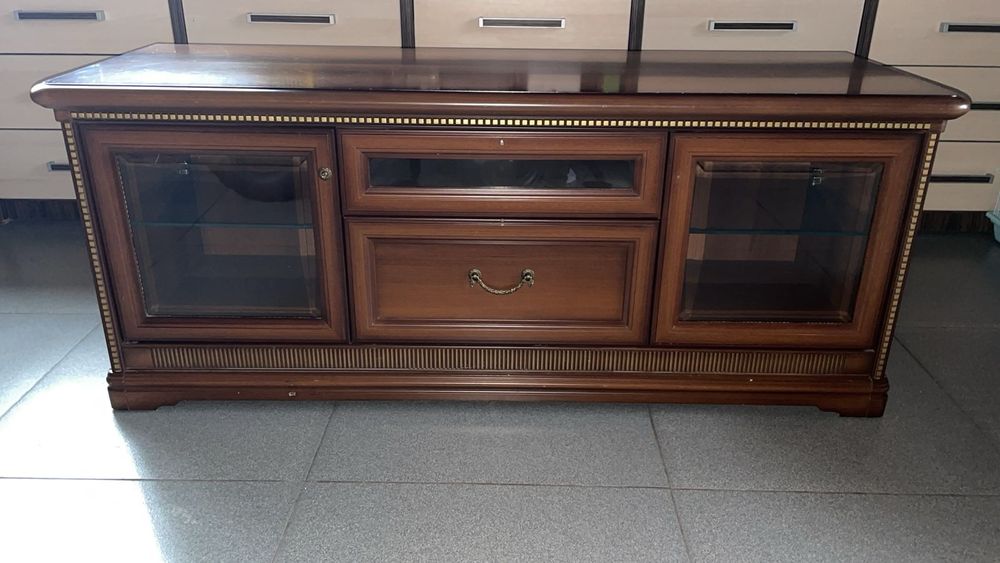 Тумба под телевизор