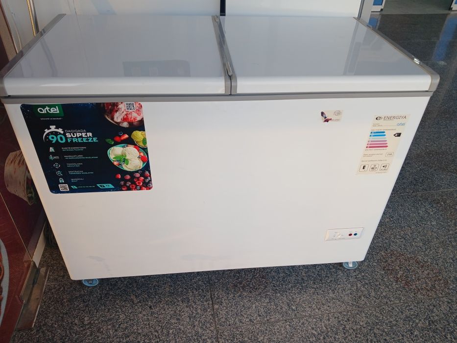 Muzlatgich sifatli hali yangi