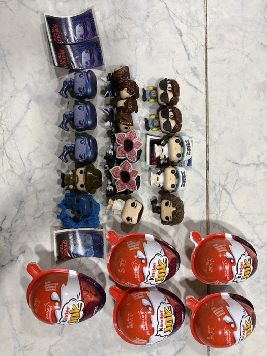 продажа/обмен фигурок очень странные дела и запечатанные киндеры