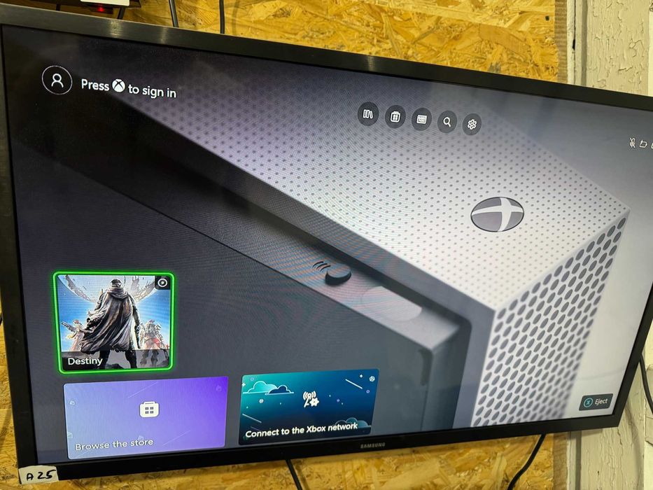 Конзола - Xbox One S / 780GB / X6