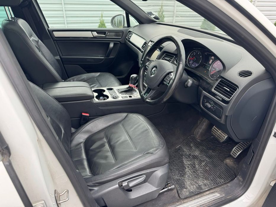 Dezmembrez Volkswagen Touareg 7P 2014 R-Line