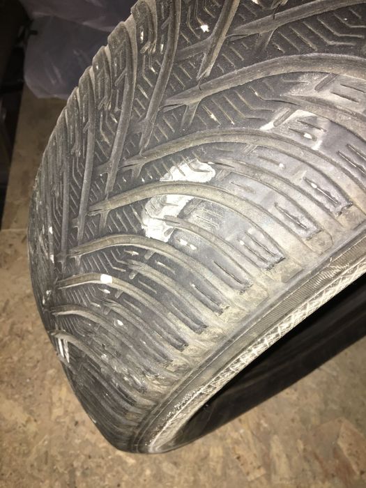 Vând anvelope iarna.