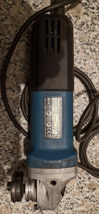 Vând polizor Makita 9558 HNR- disc  125cm