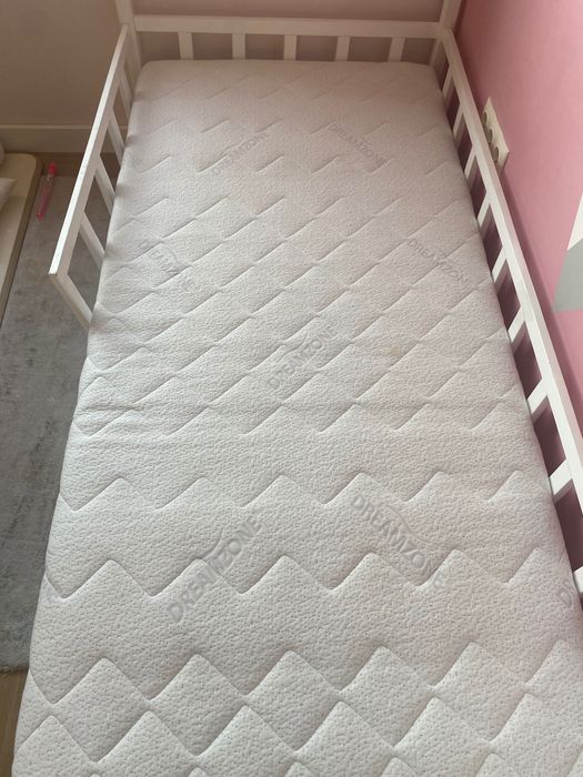 Детско легло къщичка Монтесори + матрак, размери 190х90см.