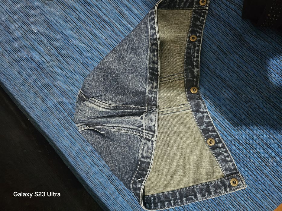 Женская джинсовая курточка с капюшоном