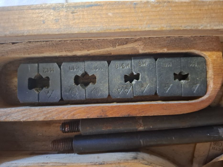 Trusa manuala de filetata vintage