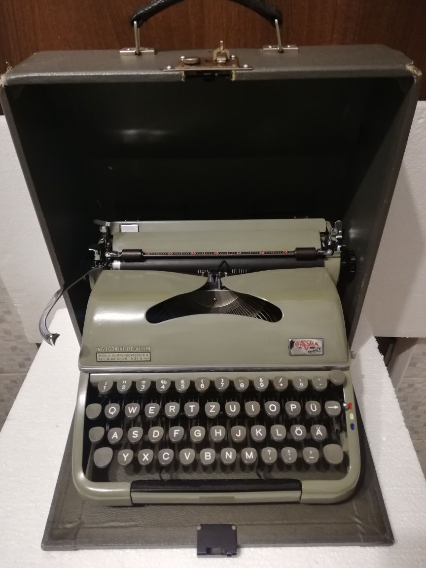 Mașina de scris Groma model t