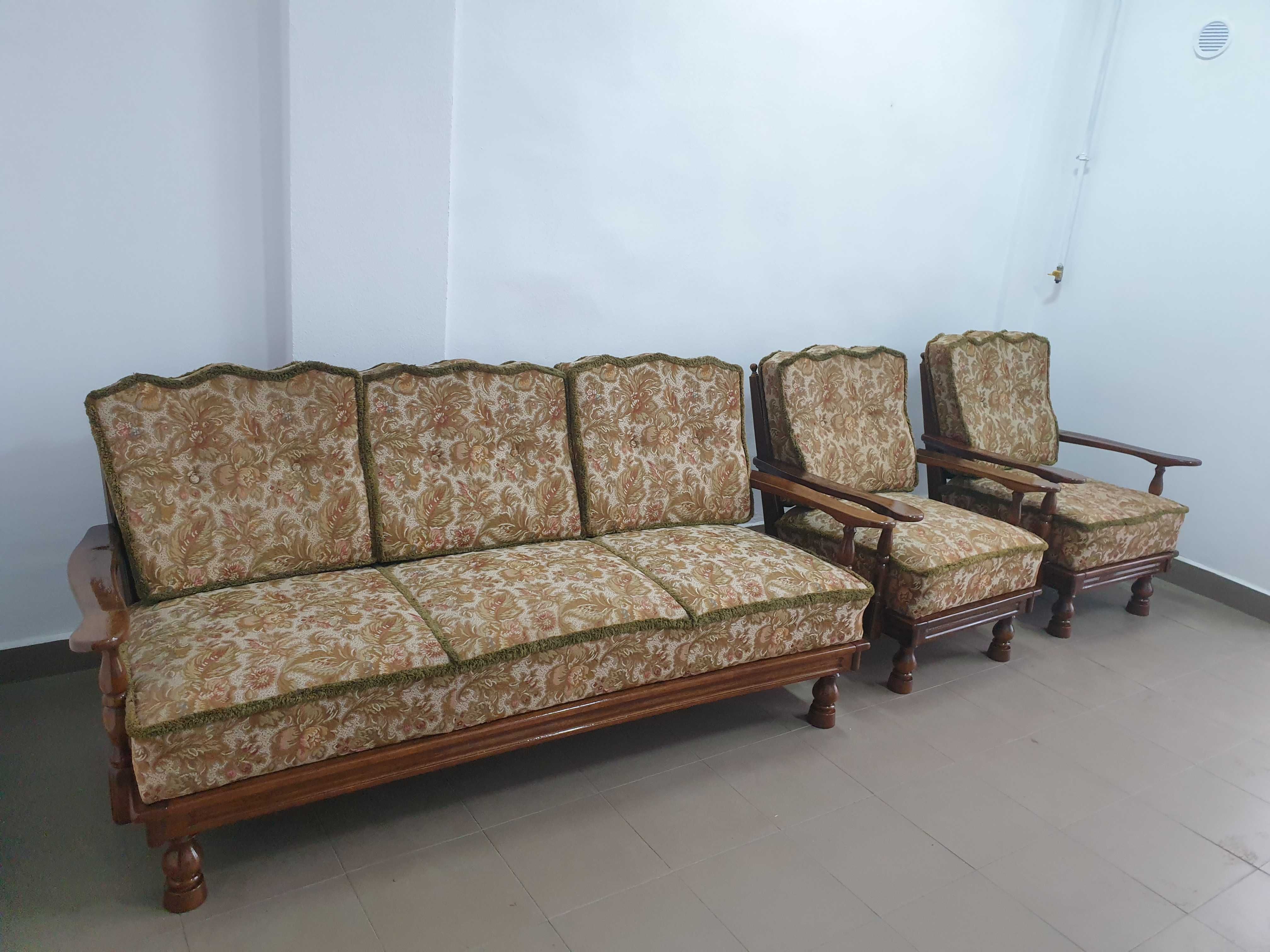 Canapea si doua fotolii lemn masiv