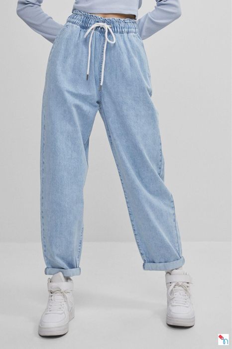 Продам джинсы момс бананы Bershka