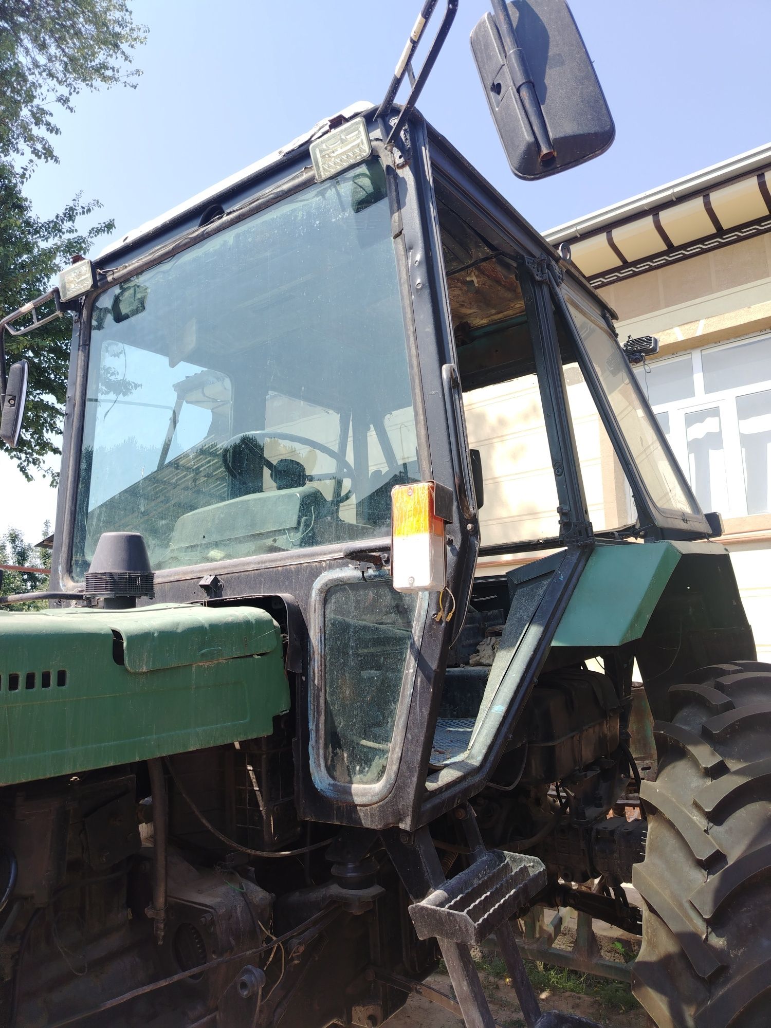 Traktor MTZ 80 s