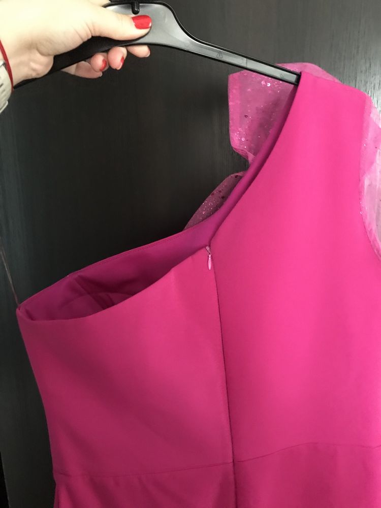 Rochie eleganta culoare superba
