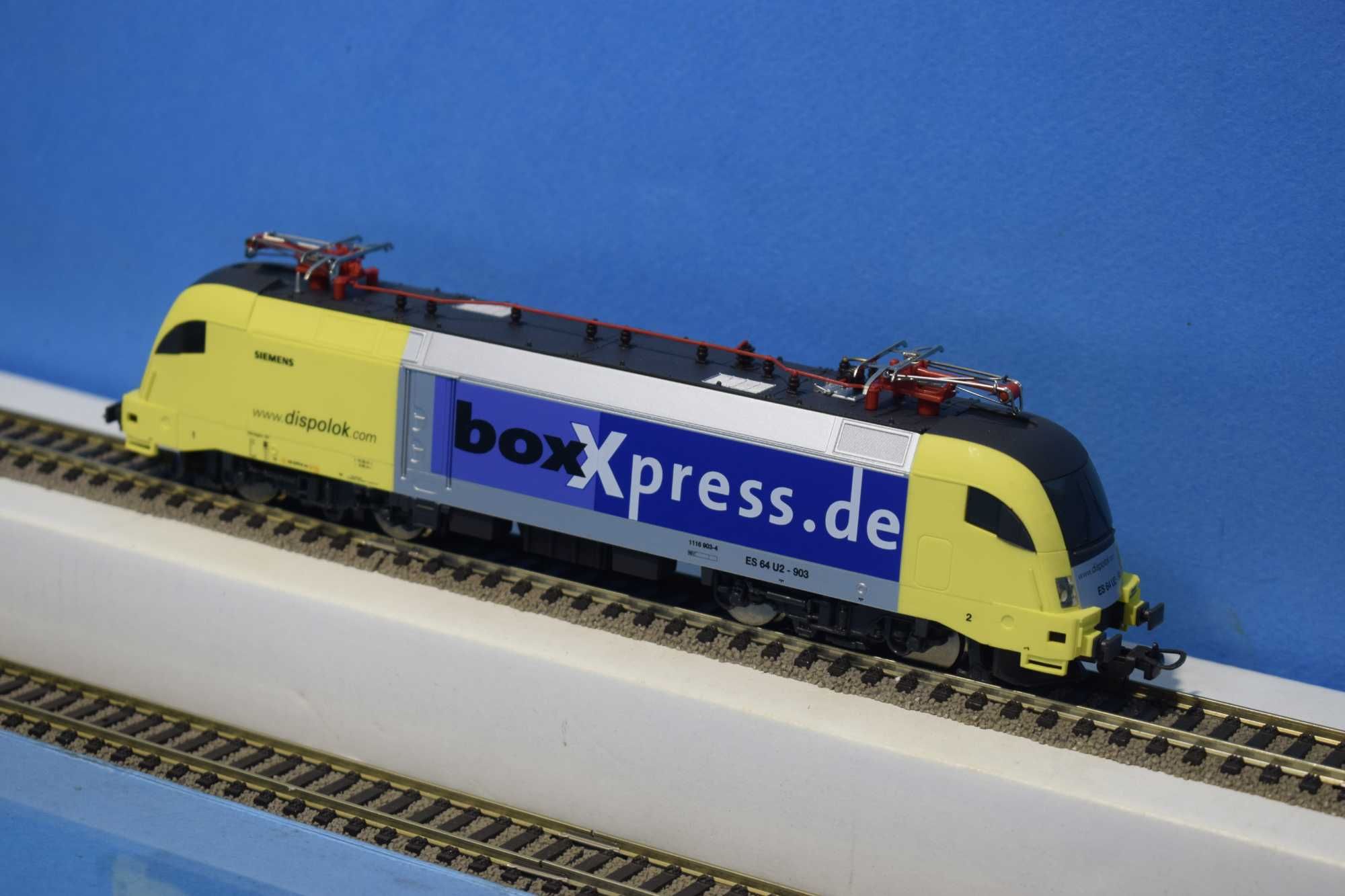 Locomotiva Taurus marca Piko scara ho