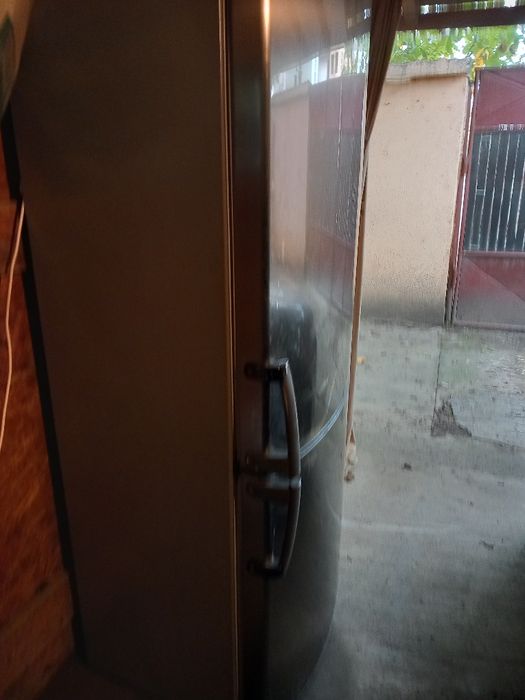 Frigider Whirlpool