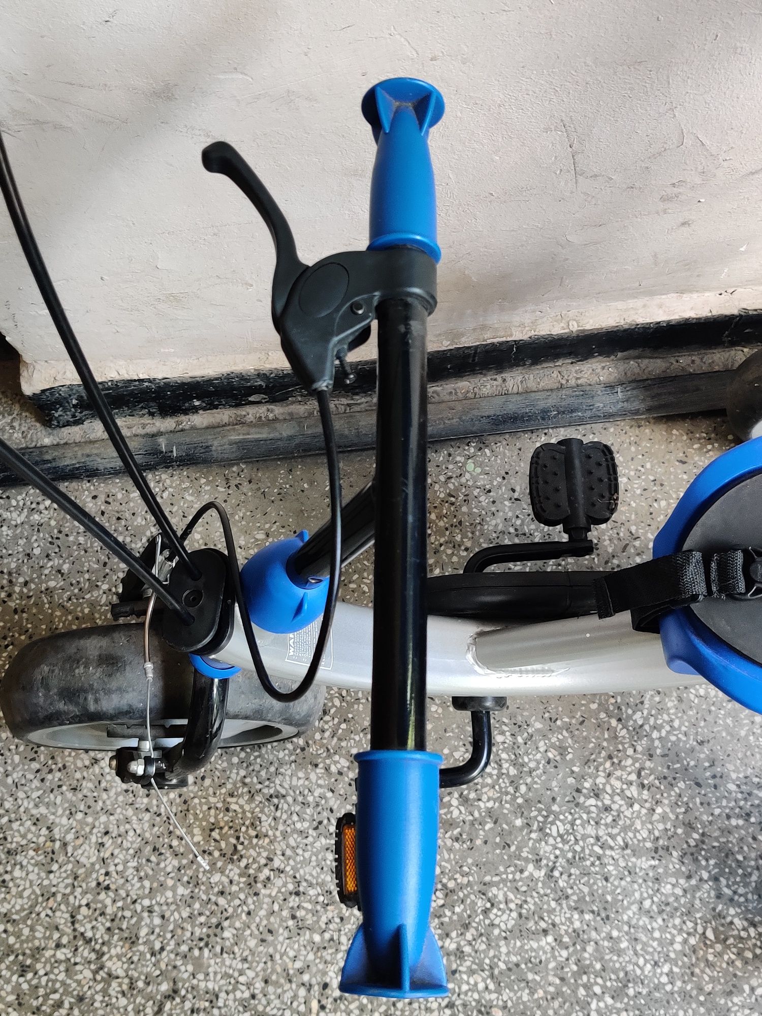 Триколка с Педали за деца от 2 до 4 г. + Чадър и Спирачка ITALTRIKE