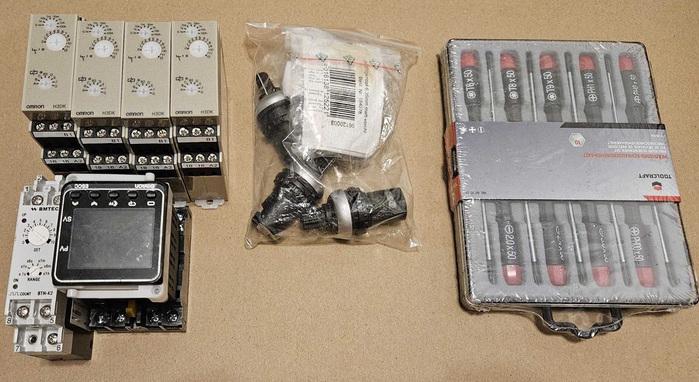 Calibrator tensiune / curent - Voltcraft - Alb / Negru