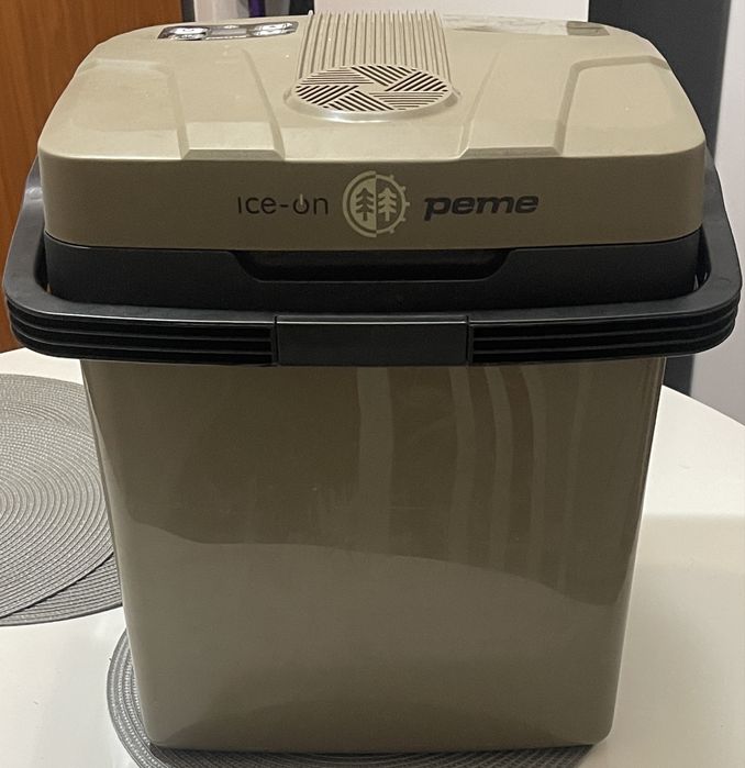 Lada frigorifica electrica 12V/230V Peme