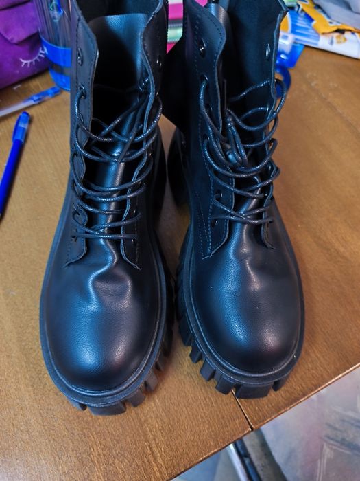 Дамски боти чисто нови