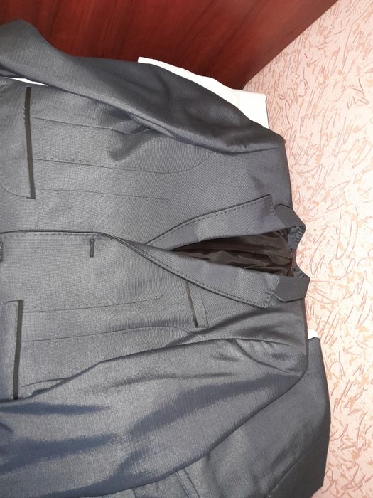 Продам Мужской  костюм