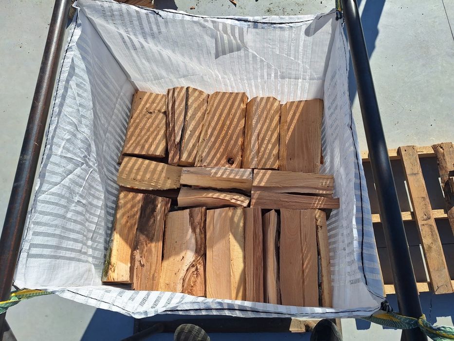 Cherestea scandura, grinzi, capriori,dulapi,bile manele , lemn de fog