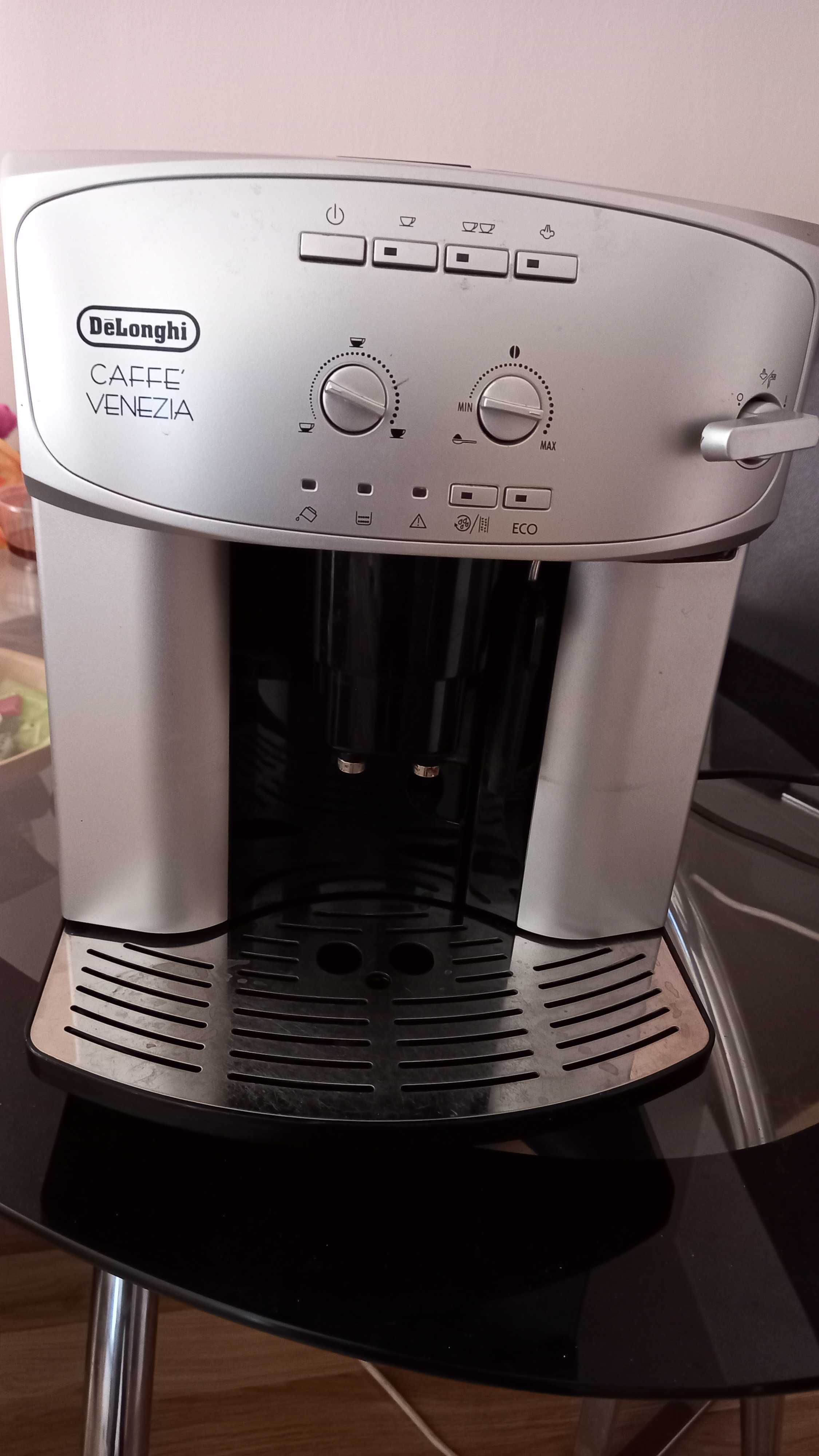 Кафемашина DeLonghi Caffè Venezia с гаранция