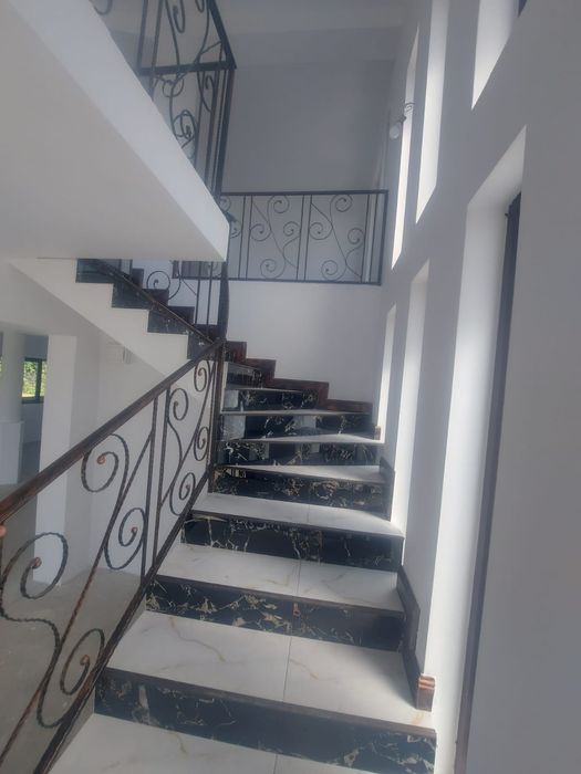 Casă de vânzare la cheie direct de la proprietar