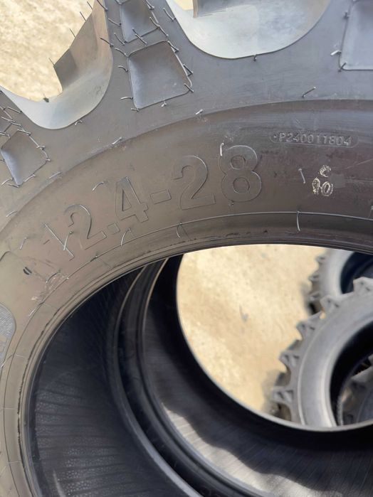 Cauciucuri Noi 12.4-28 Gri cu 12 pliuri pentru tractor spate