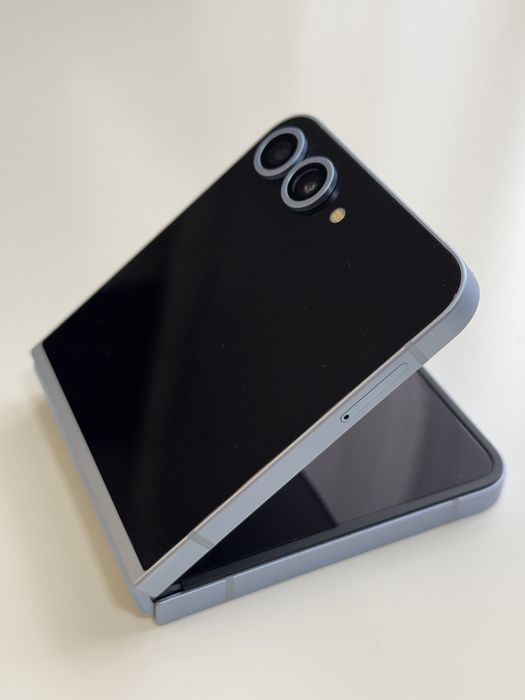 Samsung Galaxy Z Flip6