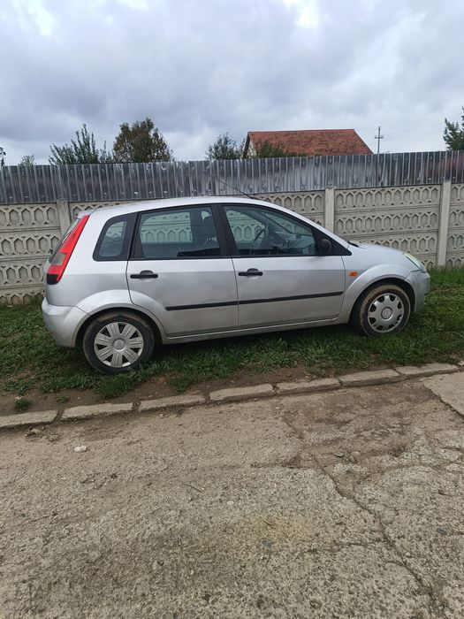 Ford fiesta 1.4 benzină stare bună