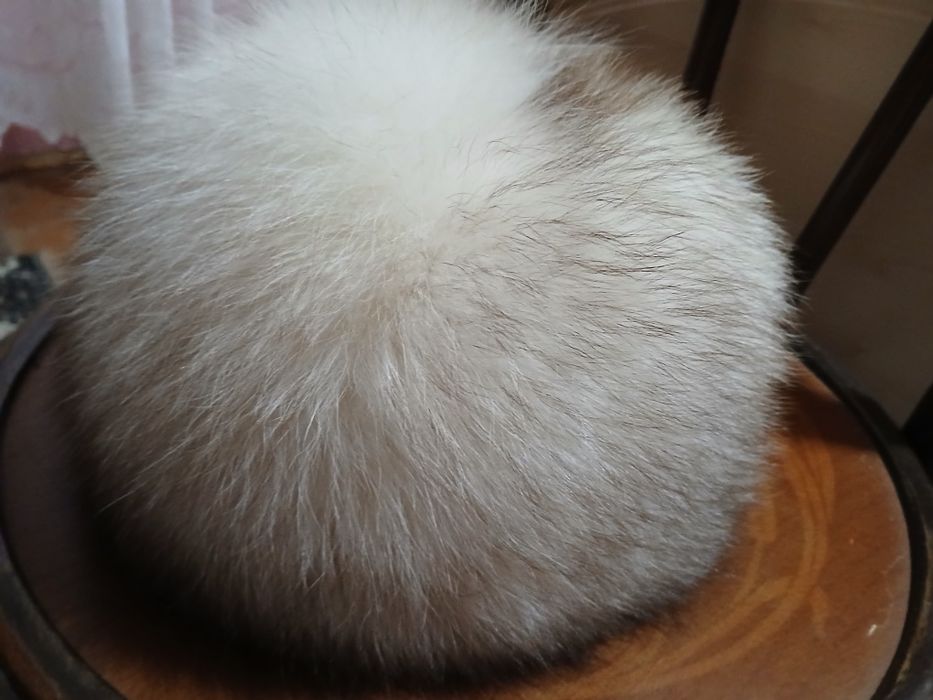 Caciula de blana impecabilă