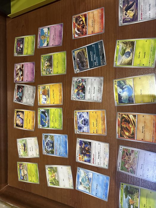 Pocemon карти редки и не редки