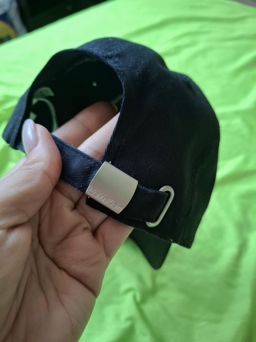 Шапка с козирка Calvin Klein