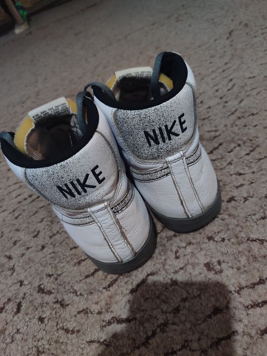 Vând Nike Blazer Mid '77 "Classics"
Brand: Nike