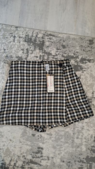 Pantaloni scurți tip fusta, nr 38