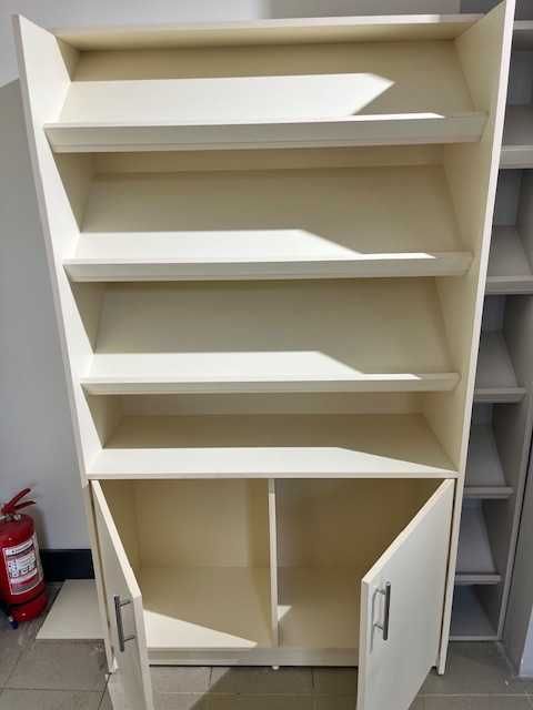 Mobilier prezentare pentru comert cu amanuntul aproape nou de vanzare